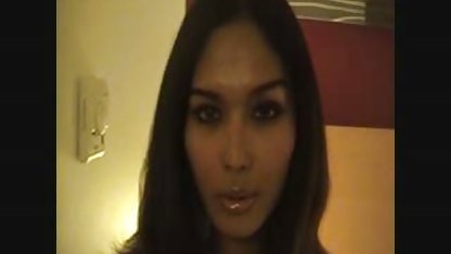 را چیدن تا دختران بارسلونا, عکسهای سکسی مادر پسر فیلم رول